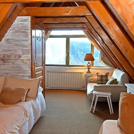 Casa Puig 3* Montcorbau